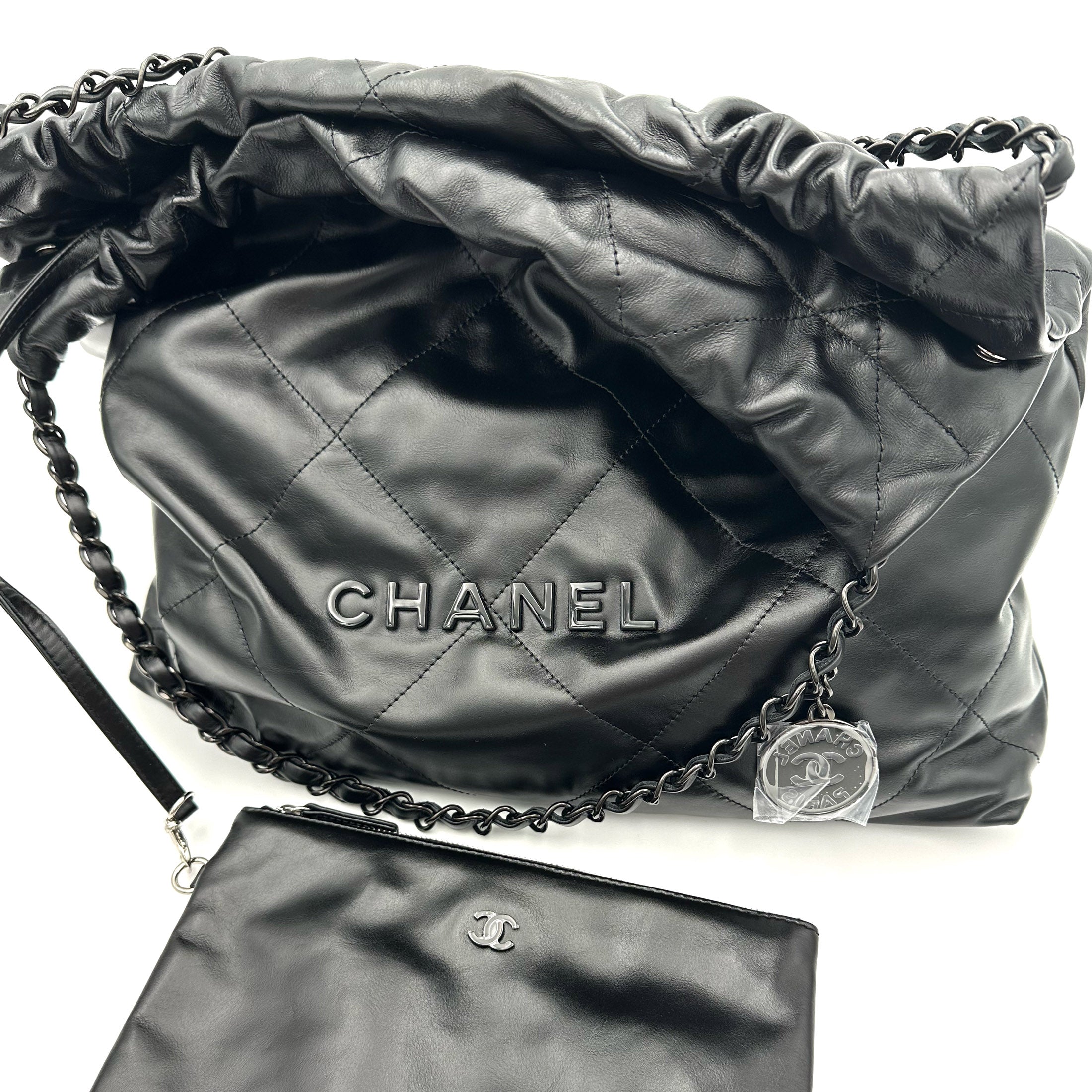 Chanel 22 Medium (SO Black) - Brand New – Reverie Boutique SG