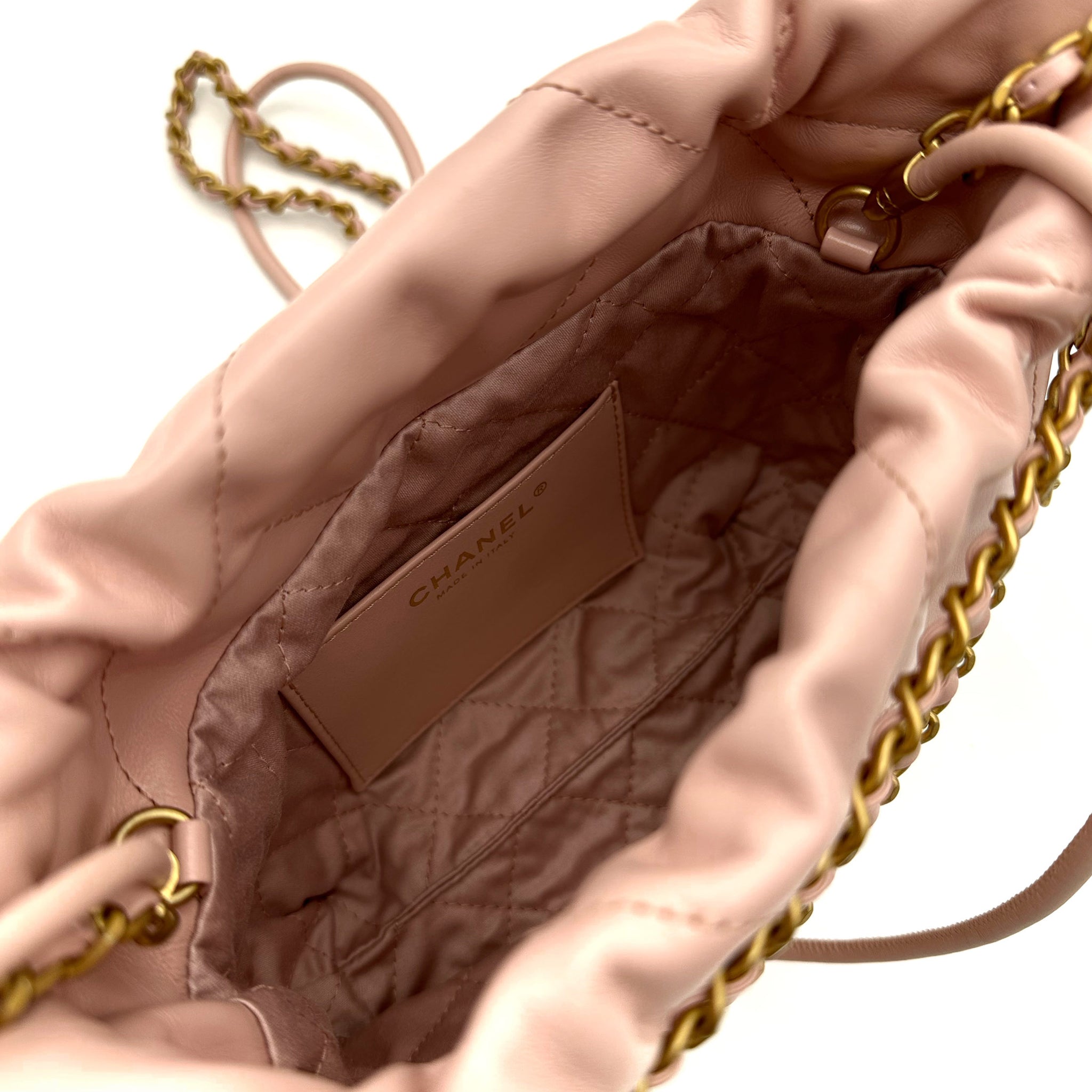 ChanelMini22Pink5E_2048x.jpg?v
